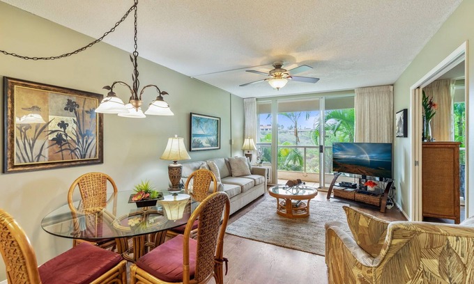 Kihei Condo | W/M DISCOUNTS + FULL KITCHEN + COMFY KING + GREEN VIEW + RESERVED PARKING SPOT