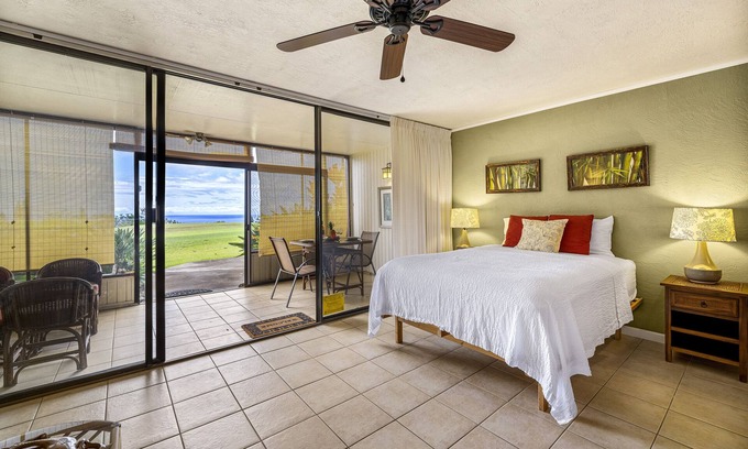 Waikoloa Condo | WAIKOLOA VILLAGE CONDO#E10: GOLF COURSE FRONTAGE, OCEAN VIEWS, GREAT STUDIO!
