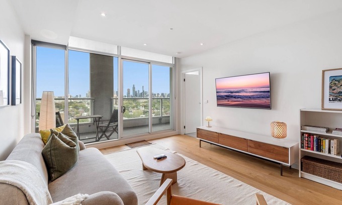 South Yarra Apartment | Wake Up to Views, Pool & the South Yarra Lifestyle