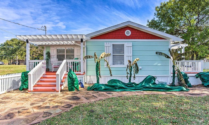 Tool House | Walk to Cedar Creek Reservoir: Home w/Fire Pit!