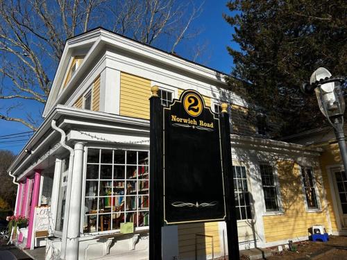 East Haddam Apartment | Walk To Goodspeed Opera House from this quaint 2 BDRM APT