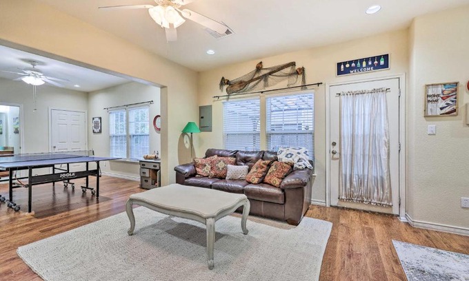 Afton House | Walk to Lake Townhome with Hot Tub in Afton!