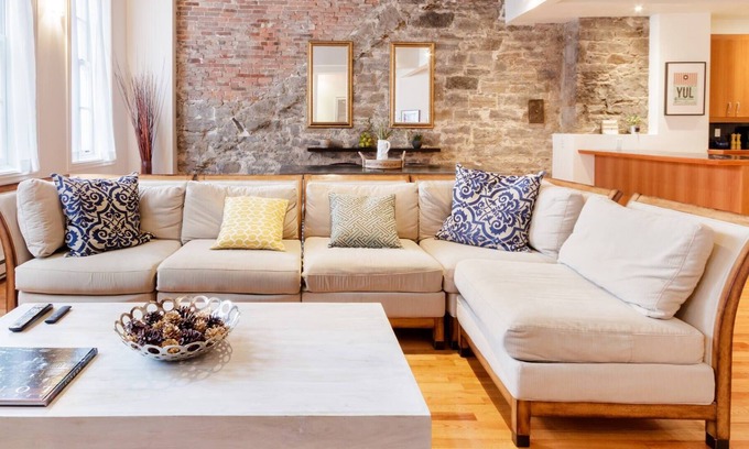Cite Multimedia Apartment | Walk to Museums from an Airy Loft Apartment in Old Montreal