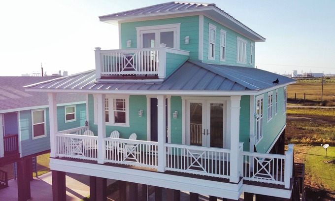 Surfside Beach House | Walk to Ocean: Home w/Deck in Surfside Beach!