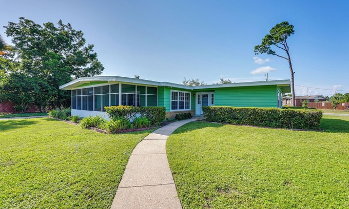 Woodlawn House | Walk to Ocean: Home in Panama City Beach!