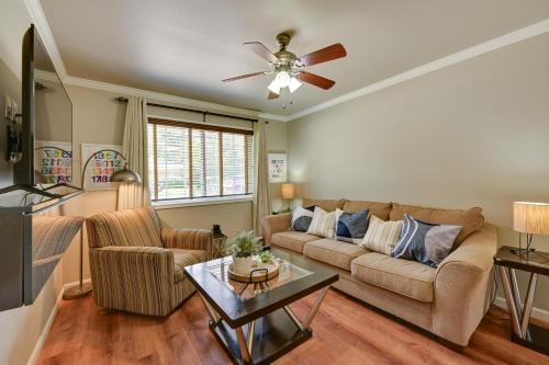 Nacogdoches Apartment | Walk to SFA Campus Pet-Friendly Nacogdoches Condo