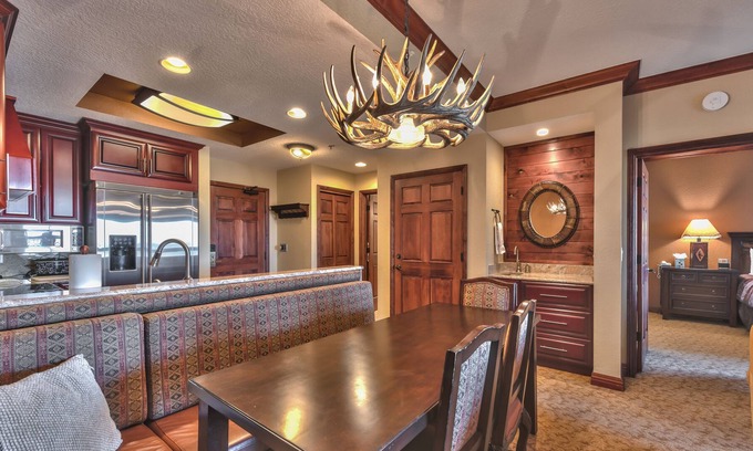 Gorgosa Condo | Walk to Ski. Westgate Canyons Condo. Pool/Hot tub.