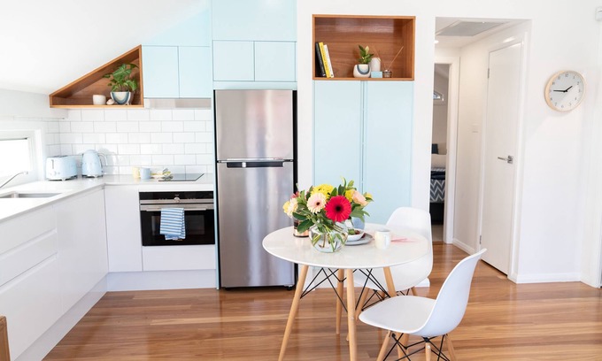 Cooks Hill House | Walk to the Beach | Live Like A Local | All The Comforts Of Home