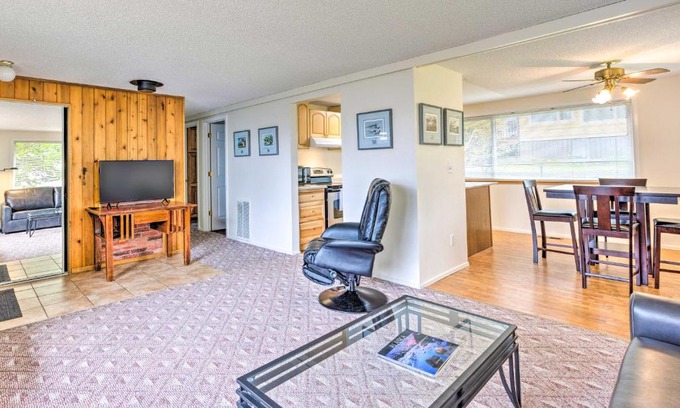 Sitka House | Walkable Sitka Getaway with Community Perks!