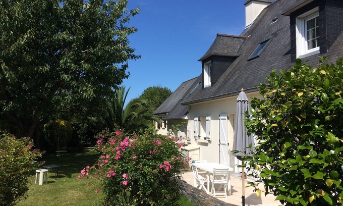 Saint-Cast-le-Guildo House | Walking distance to the sea - house with enclosed garden - sleeps 8 - Saint-Cast-le-Guildo(22)
