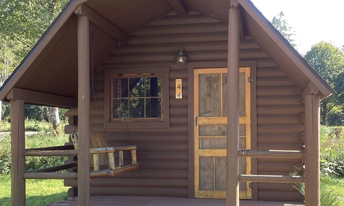Ilwaco Cabin | Wallicut River RV Resort & Cabins