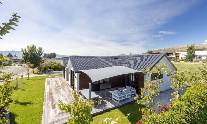 Wanaka House | Wanaka`s Oasis Escape