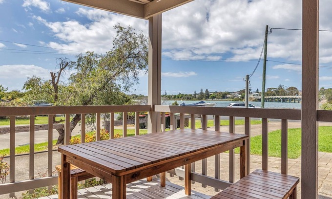 Bermagui Apartment | Wapengo Street 5, Unit 3