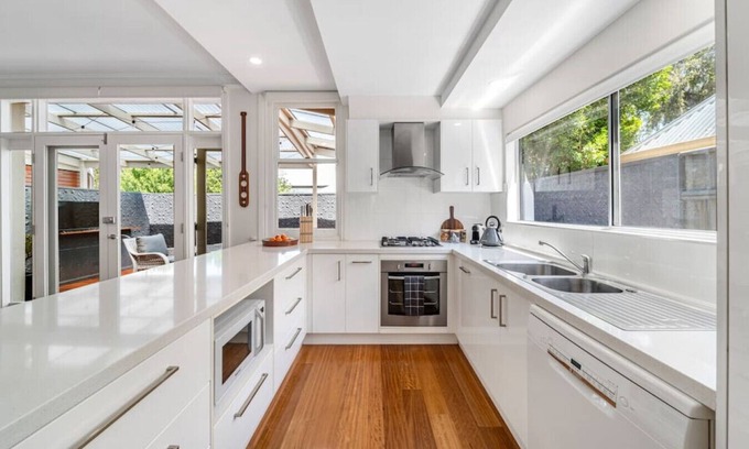 Parkside House | Waratah Cottage 1910 - Boutique