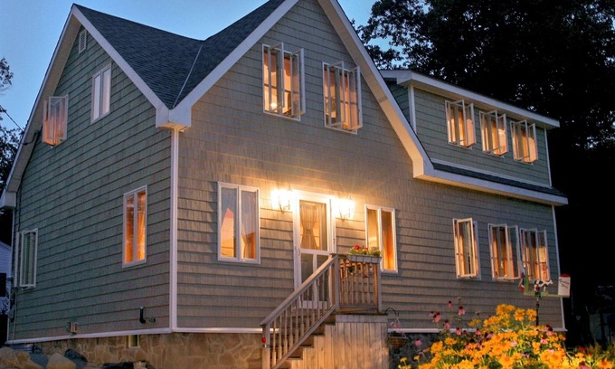 Standish Cottage | WARD'S COVE Sebago Lake