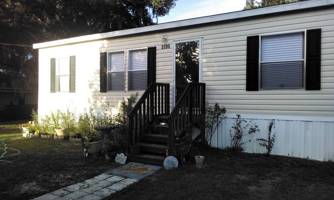 Homosassa House | Warm weather and lots of things to do on the water