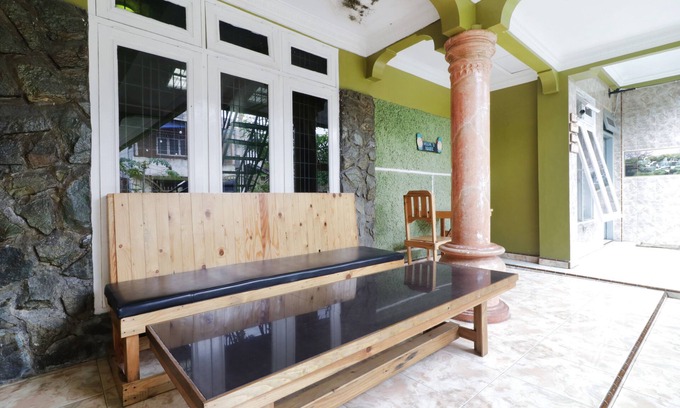 Binjai Hotel | Waroeng Transit & Depary Homestay