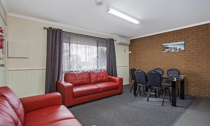 Warrnambool Ski Chalet | Warrnambool Motel and Holiday Park