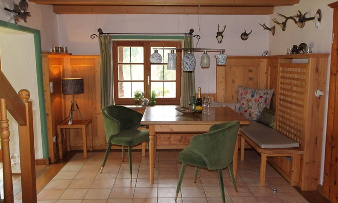 Aschau im Chiemgau Apartment | "wasserfall" Baubiologische Ferienwohnung 60 qm, Zwei Extra Schlafzimmer