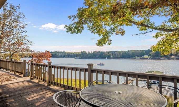 Arley Cabin | "WATER'S EDGE" - Main Channel views, flat lot, boat slip and PWC port!