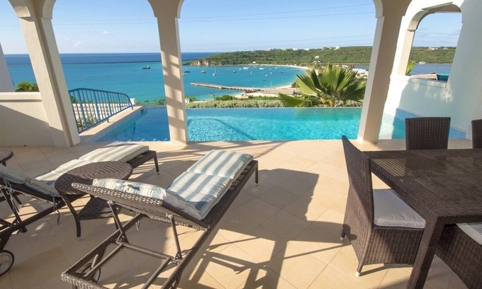South Hill Villa | Water views, central location and infinity pool