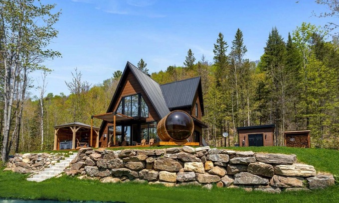 Sainte-Beatrix Ski Chalet | Waterfront ALUNA A-Frame | Spa | Sauna |