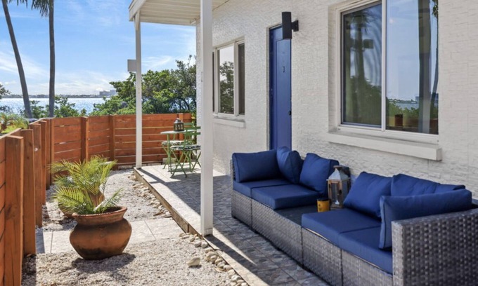 Clearwater House | Waterfront bungalow with awesome view