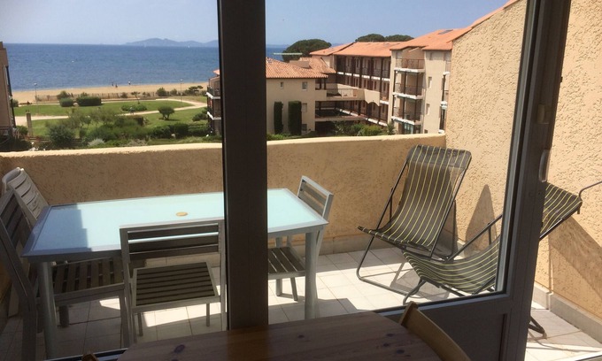 Miramar Apartment | Waterfront Studio Cabin with sea-view terrace and direct beach access