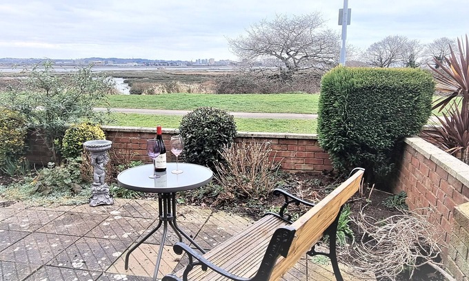 Poole House | Waterfront Holes Bay Poole Dorset - Bird watching paradise :-)
