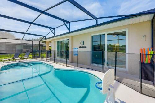 Sunset Lakes House | Waterfront Home with Private Pool 5 Mi to Disney!