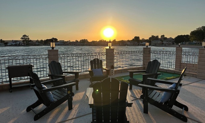 Silver Lakes Country Club House | Waterfront Lake House Gameroom Fishing