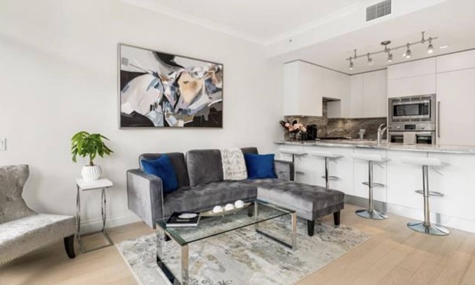 Lower Lonsdale Apartment | Waterfront luxury living in the heart of North Vancouver