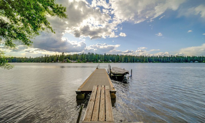 Newport Cabin | Waterfront Newport Vacation Rental on Sacheen Lake