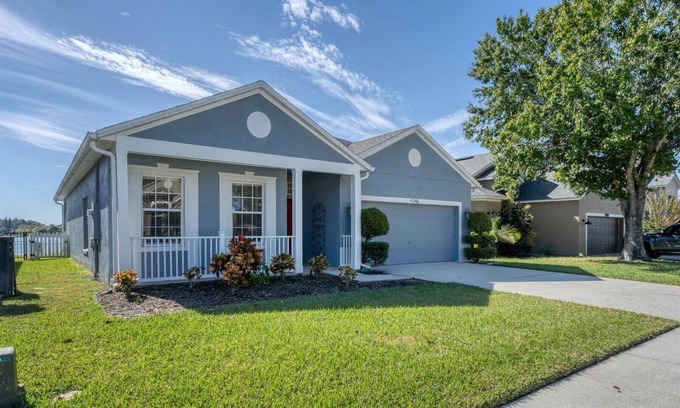 Orlando House | Waterside. Pet friendly. UCF area.