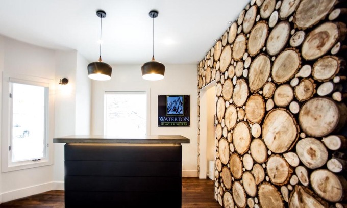 Waterton Park Hotel | Waterton Glacier Suites