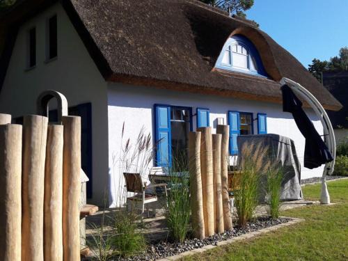 Glowe House | Wave Rider Comfortable holiday residence