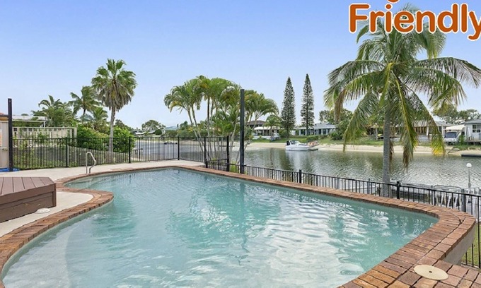 Mermaid Waters House | Weatherly Waters (Pet Friendly)