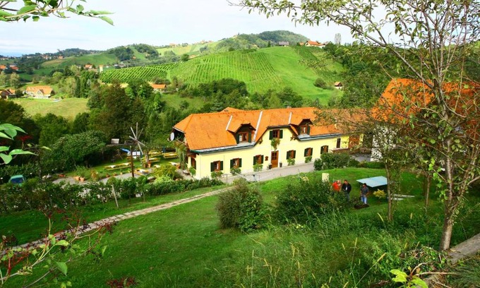 Fresing House | Weingut Schlafgut Genussgut Lorenz