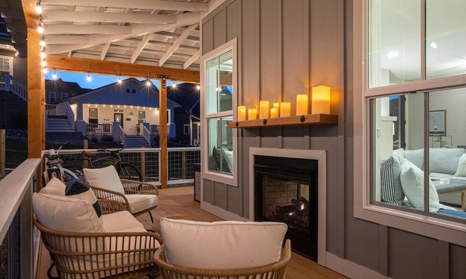 Chelan House | Welcome to 5 O’Clock Somewhere at The Lookout at Lake Chelan