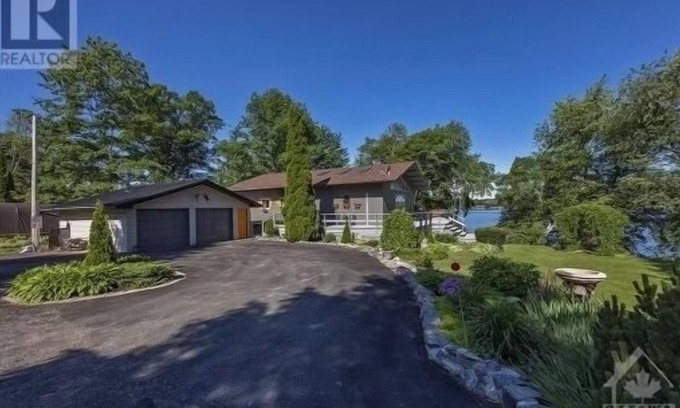 Greater Napanee Cottage | Welcome to our lakefront vacation rental!n