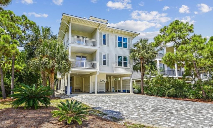 Plantation House | Welcome to Sandy Bottoms!