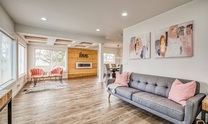 Eastside House | Welcome to the Safehouse! Modern remodeled 5 bedroom home in Tacoma duplex! n