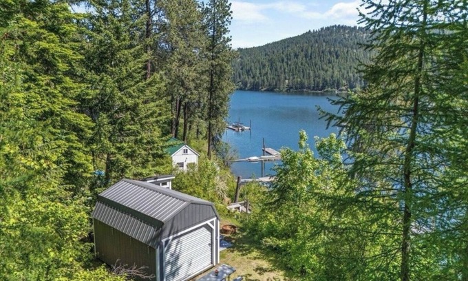 Harrison Cabin | Welcome to your lakeside glamping retreat in Powderhorn Bay on Lake CDA!