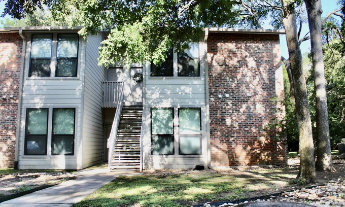 Dry Creek West Condo | Welcome to your treehouse oasis in the city!