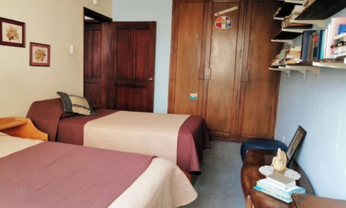 Quito Bed & Breakfast | Welcoming 1-bedroom casa particular, private bathroom and free parking