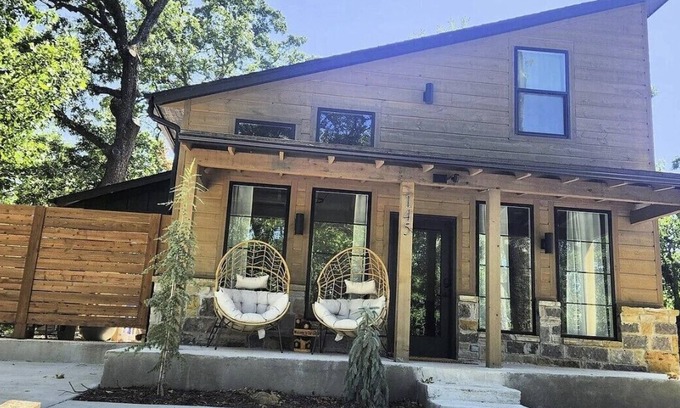 Eufaula House | Welcoming Guesthouse in Patriot Pointe on Lake Eufaula!