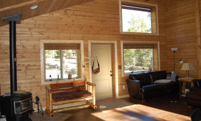 Twin Lakes House | Well Appointed Cabin On Wooded Acre,close To Lakes And Trails Handicap Accessibl