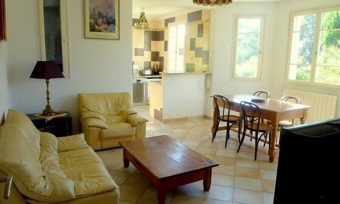 Cap-d'Antibes Apartment | Well located calm comfort Cap d'Antibes. Clim 2 ch stay terrace garden parking