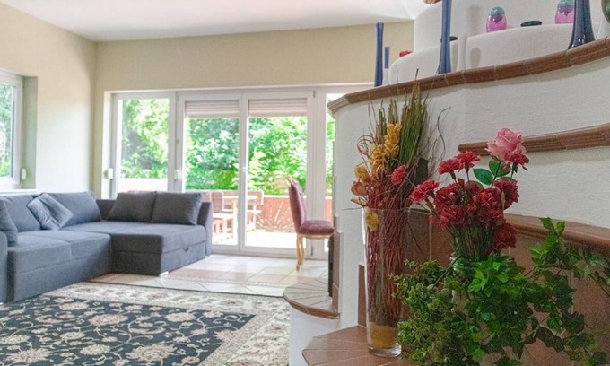 Grinzing Apartment | well-renovated private room in a 7-room house GR2