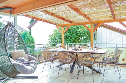 Markdorf Apartment | Wellness & Fun am Bodensee - mit Pool, Kino, Tischkicker und Terrasse